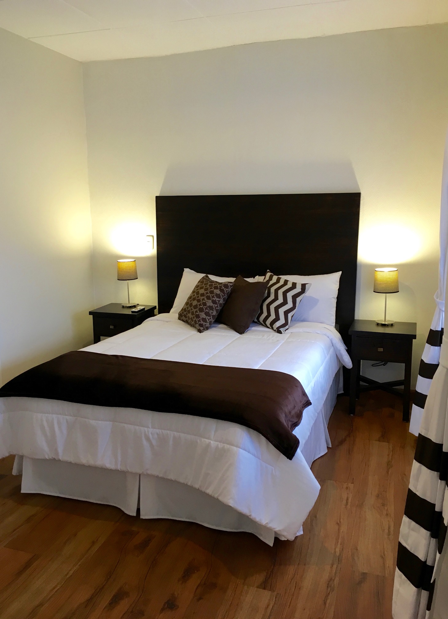 Parque de la Madre, opposite NASS Bed & Breakfast &mdash; running track and outdoor green gym